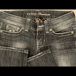 Guess skinny stretch jean size 27